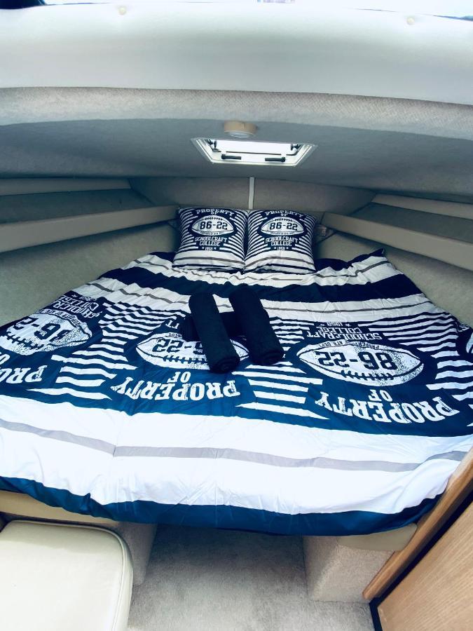 לה רושל Nuit Insolite Sur Un Bateau Linge Et Menage Inclus - Boat Paradise La Rochelle מראה חיצוני תמונה
